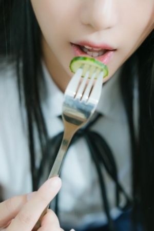 美丽的小蜜桃在线播放_4K迅雷电影在线